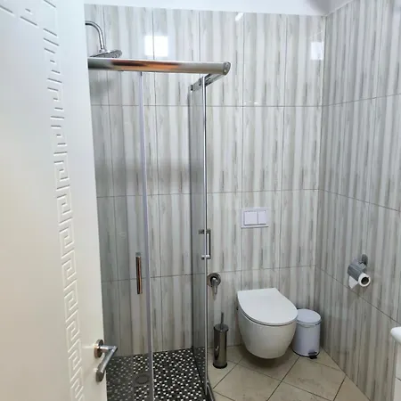 Seasons Apartment Durres