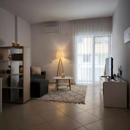 Seasons Apartment Durrës